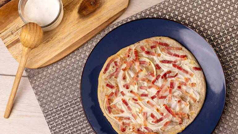 FLAMMKUCHEN, PIZZA ALEMANA CON TOCINO AHUMADO PEÑARANDA